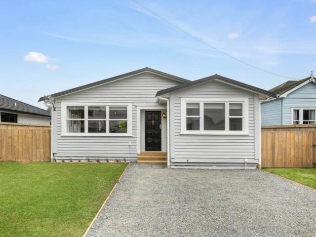 Available NOW Tidy Home for Rent