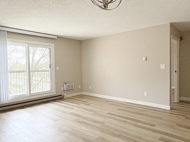 Available Now! 1 bedroom Newly Renovated Suite