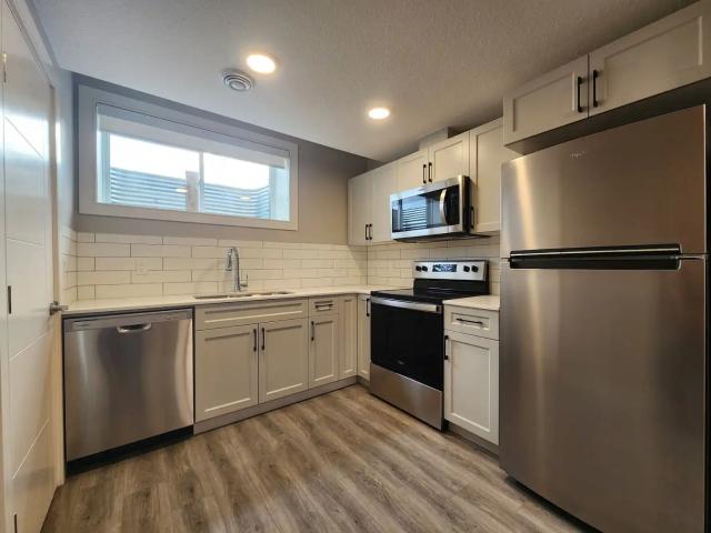 AVAILABLE SEPTEMBER 15TH ✨Cozy, clean basement suite in Jensen Lakes!✨