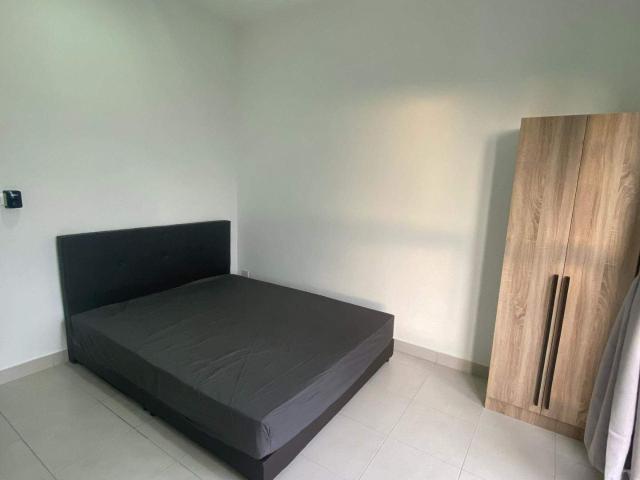 Available room for Rent in Sky Awani 2