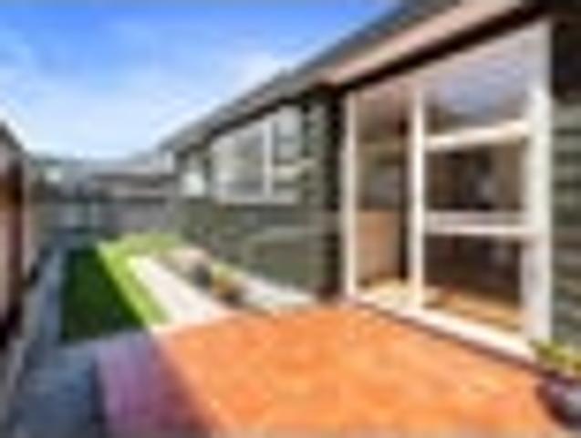 Avalon, 3 bedrooms, $740 pw