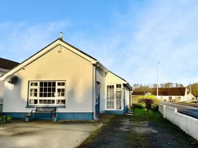 Avalon, 1 Rindoon Park, Coosan, Athlone, Co Westmeath, N37C9T0.