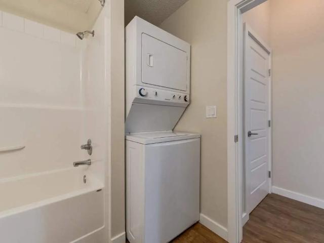 Avalon Court 3 Bedroom Apartment for Rent at 5008 & 5008 4 Ave Sw, Edmonton, AB T6X 1V3 Charlesworth