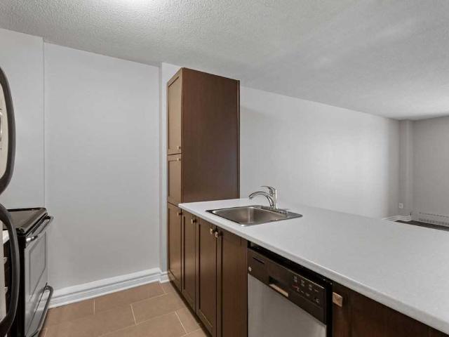 Avalon Park 1 Bedroom Apartment for Rent at 2470 Southvale Cres, Ottawa, ON K1B 4L9 Sheffield Glen