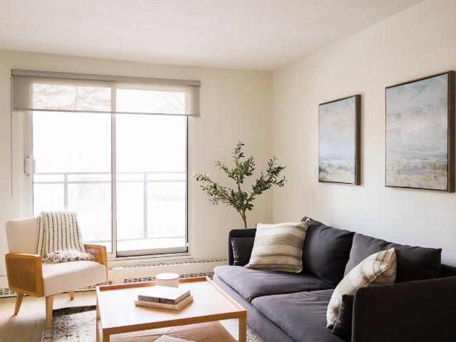 Avalon Park 2 Bedroom Apartment for Rent at 2470 Southvale Cres, Ottawa, ON K1B 4L9 Sheffield Glen