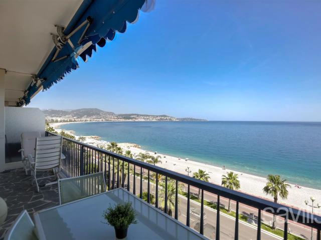 Avant Dernier étage avec terrasse face à la mer 74m² Nice