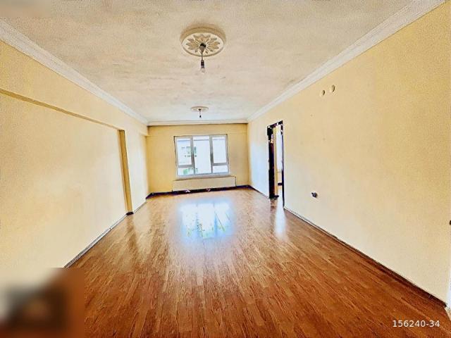AVANTAJ EMLAK'TAN YEŞİLBAYIR'DA CADDE DİBİ KATTA 3+1 GENİŞ DAİRE