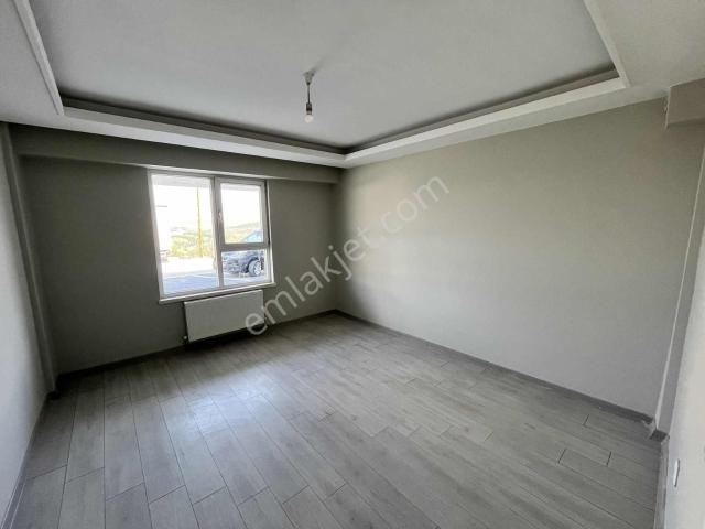 Avantaj'dan Küçük Kayaş'ta Cadde Dibi 2+1 Ebeveyn Banyolu Daire