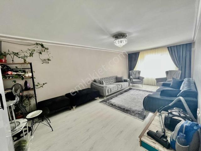 Avantaj'dan Yeşilbayır'da Cadde Üzeri Ful Yapılı 3+1 Geniş Daire
