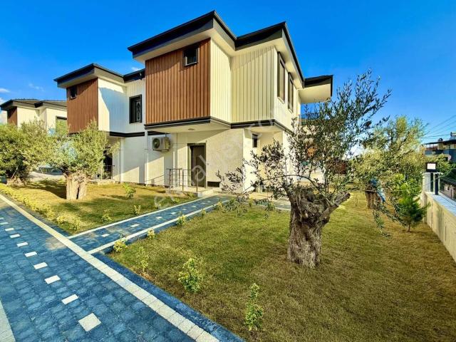 Avcı'dan Mıhlı'da Denize 200 Mt Sıfır Villalar