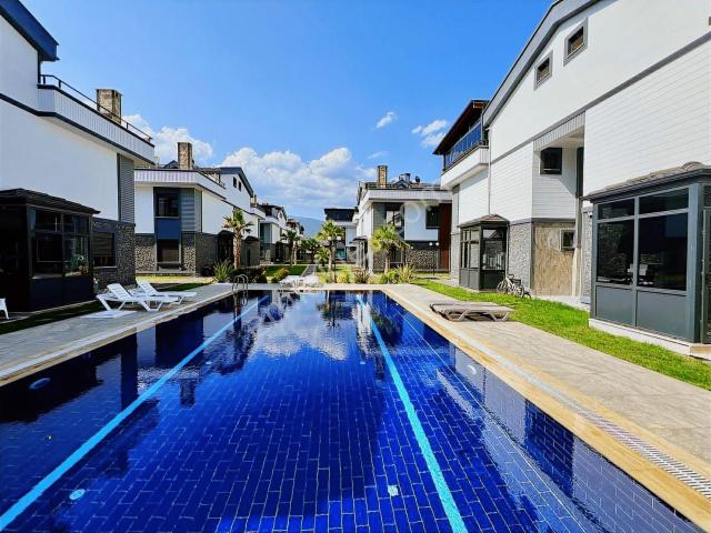 Avcı'dan Denize 300mt 3+1 Havuzlu Site Ayrı Mutfak Villa