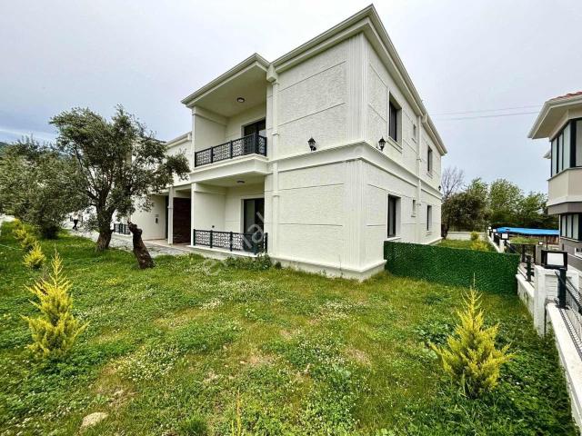 Avcı'dan Güre'de 2+1 Bahçe Katı Ve Üst Kat Lüks Daire