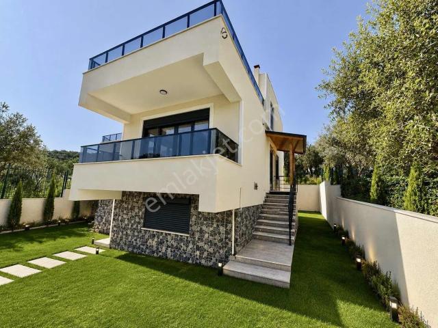 Avcı'dan Hattuşa Karşısı Deniz Manzaralı Sıfır 4+1 Villa