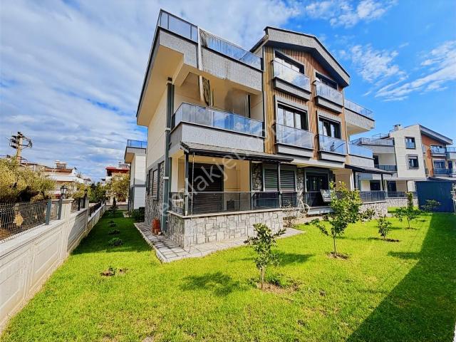Avcı'dan Tahtakuşlar Yol Altı Sıfır Deniz Manzaralı Villalar