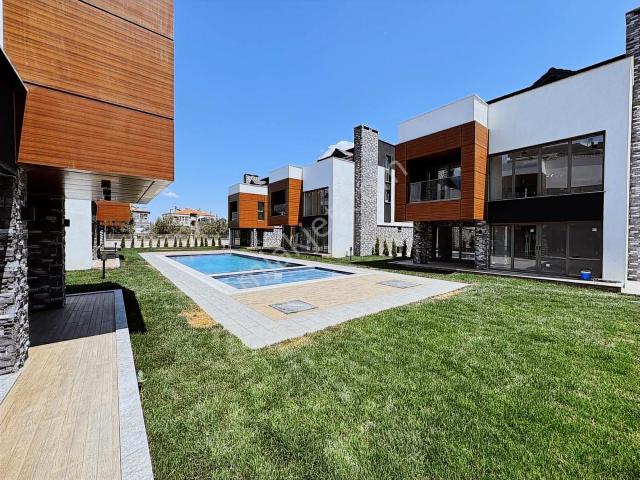 Avcı'dan Yolun Altında Tam Müstakil Havuzlu Loft Villa