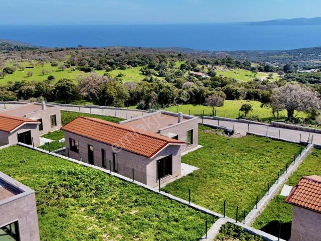 Avcı'dan 600m2 Arsa Tek Katlı Taş 3+1 Deniz Manz En Ön Villa