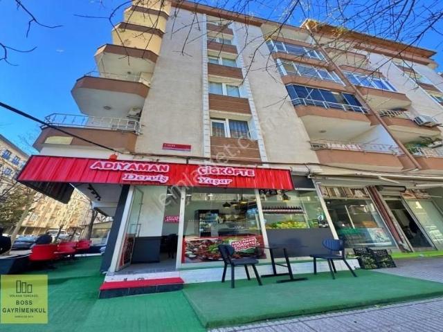 Avcılar Merkezde Hazır 40.000tl Kiracılı 100m² Satılık Dükkan