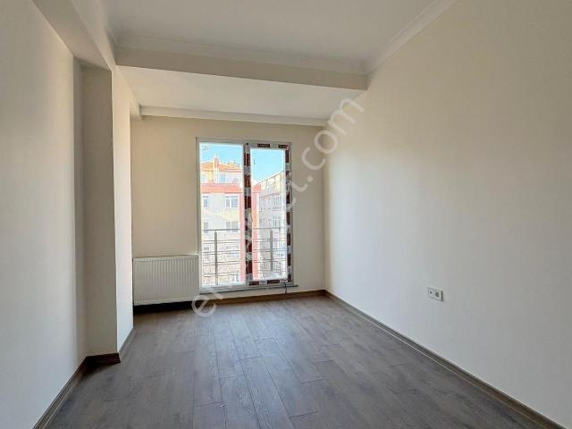 Avcılar Merkezde 6+2 Sıfır Kapalı Otoparklı Dublex Daire