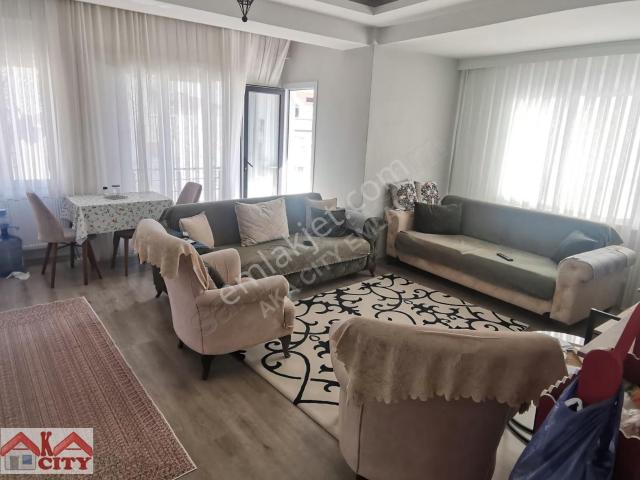 Avcılar Ambarlıda 2 Yıllık Asansörlü Otoparklı 2+1 Satılık Daire