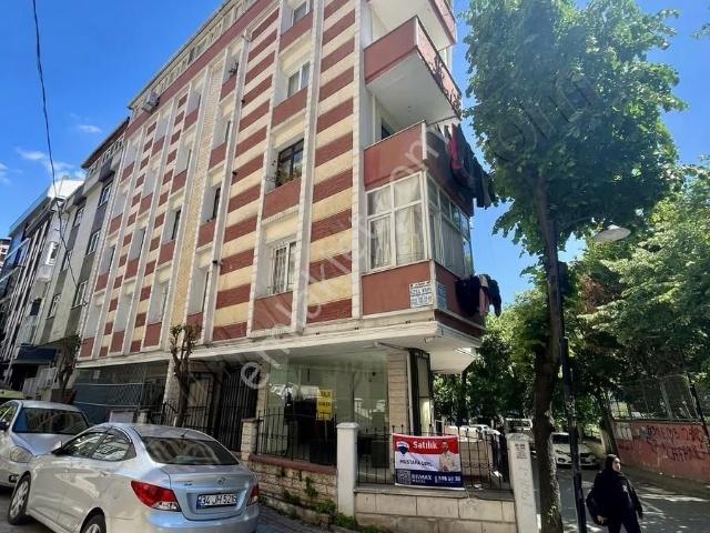 Avcılar Ambarlı'da Reşitpaşa Cd. Komşu Kiralık Köşe Dükkan