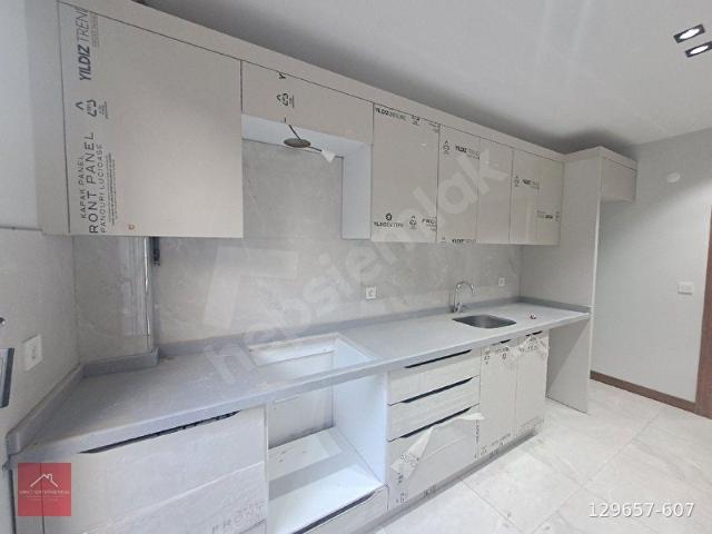 Avcılar Cumhuriyet Caddesinde Deniz Manzaralı 2+1 Daire