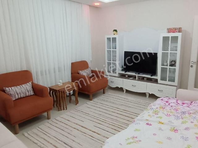 Avcılar Firuzköy’ De Ön & Arka Bahçeli Eşyasız Kiralık 2+1 Daire !