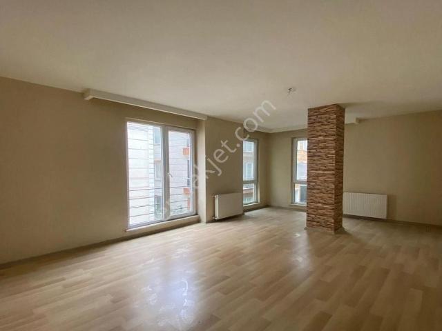 Avcılar Kaymakamlık Yanı 2+1 11 Yaşında Ara Kat Daire