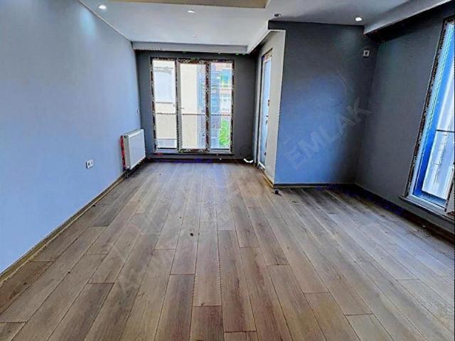AVCILAR MERKEZDE PİYASANIN ALTINDA FİYATA 3+1 OTOPARKLI DAİRE