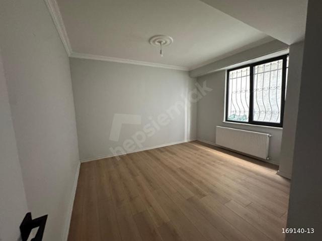 AVCILAR TAHTAKALEde SATILIK 2+1 BAHÇEKATI DAİRE