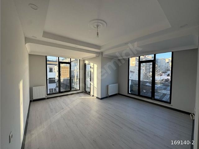 AVCILAR TAHTAKALEde 5+2 DUBLEKS DAİRE