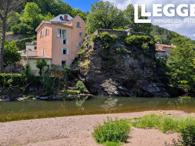 AVEYRON St Sernin sur Rance, ensemble immobilier:Moulin ancien accès, rivière maisons,4 logements terrains