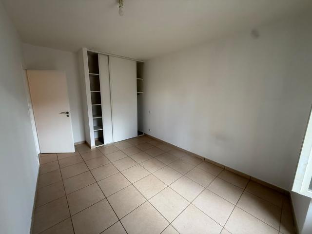AVEZE Appartement T4 au 1er étage de 120.88m2