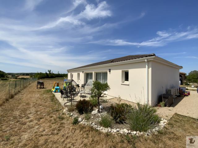 Avec vue dégagée maison neuve de plain pied garage et jardin RIBAGNAC