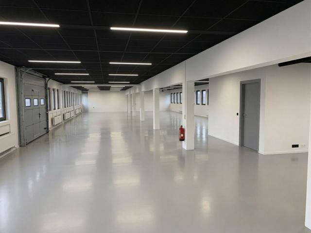 Avedøre 1.157 m² lager/showroom og kontor samt 600m² indhegnet oplagsareal