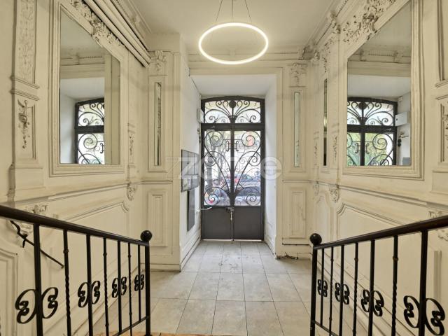 Avenida António Augusto de Aguiar – 250 m² com pátio privado