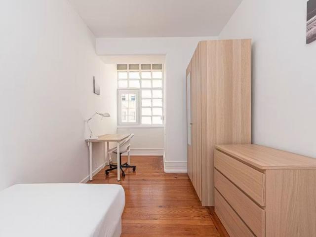 Avenida António Augusto de Aguiar, Lisbon, Lisbon 1050 010