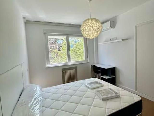 Avenida de Baviera, Madrid, Community of Madrid 28028