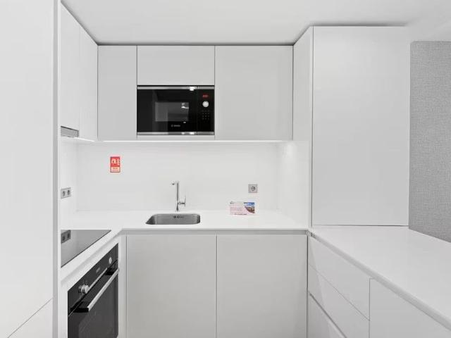 Avenida de Fernão de Magalhães, Porto, Braga 4300 188