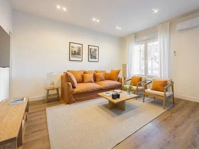 Avenida de Filipinas, Madrid, Community of Madrid 28003