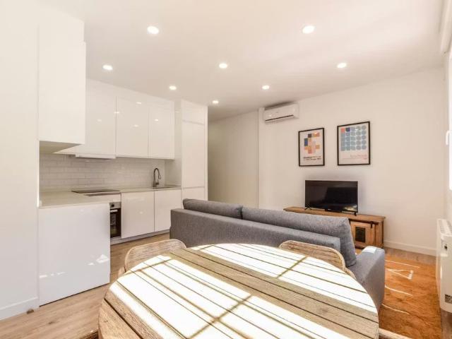 Avenida de la Albufera, Madrid, Community of Madrid 28038