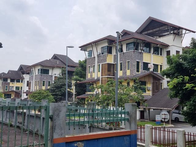 Avenue 2 Townhouse Lake Valley Bandar Tun Hussein Onn 2 Cheras