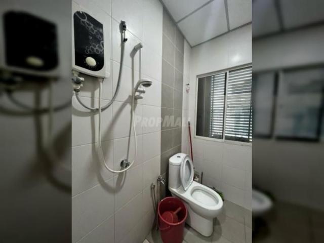 AVENUE CREST SOFO UNIT PARTIALLY FURNISHED FOR RENT