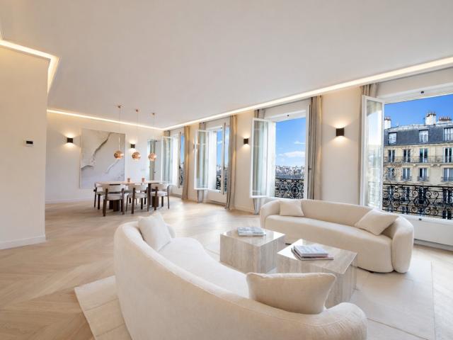 Avenue Bosquet 121 m² Vue Tour Eiffel Rénové architect. 121m² Paris 7ème