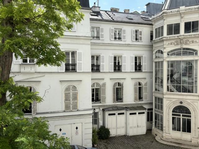 Avenue Gabriel Duplex de charme