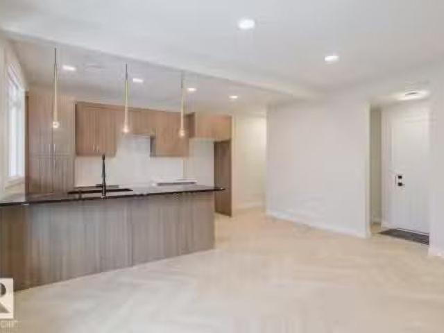 Avenue, Edmonton, AB, T6W 5C6 townhouse for sale Listing I.