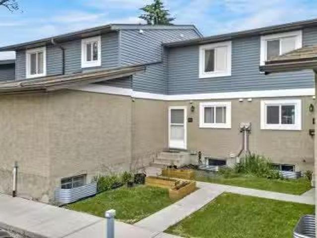 Avenue, Edmonton, AB, T6K 3Z2 townhouse for sale Listing I.
