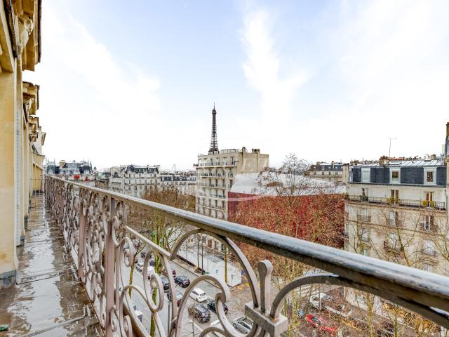 AVENUE MARCEAU 75008 PARIS VUE TOUR EIFFEL – SANS VIS À VISCatherine PiguetAlma Immobilier