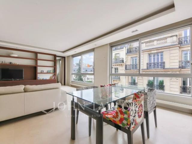 Avenue Marceau appartement entièrement rénové