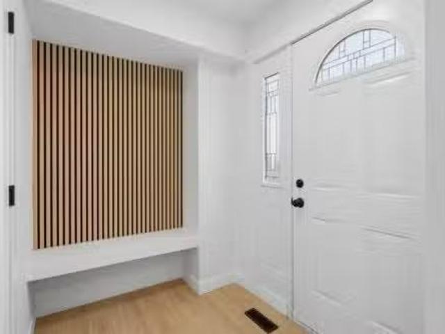 Avenue Se, Calgary, AB, T2A 5G4 townhouse for sale Listing.