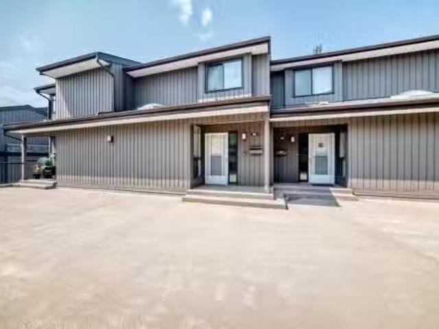 Avenue Sw, Calgary, AB, T3E 6M5 townhouse for sale Listing.